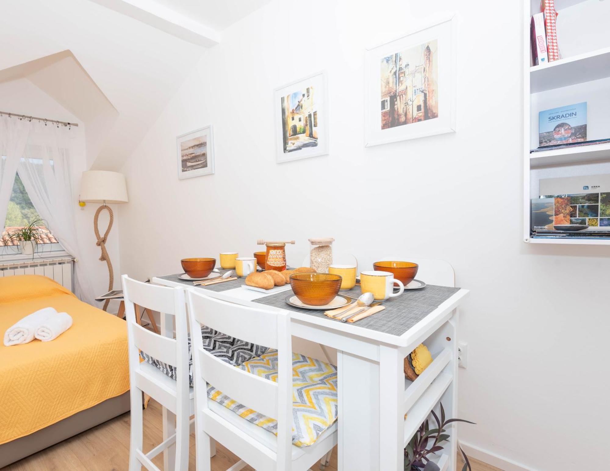 Mediterranean Terrace Apartment With Bikes & Sup Skradin Exteriör bild