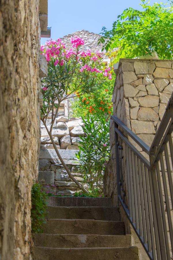 Mediterranean Terrace Apartment With Bikes & Sup Skradin Exteriör bild